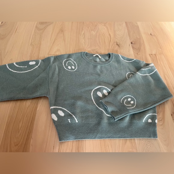 Altar'd State Sweaters - Altard State smiley cropped sweater!